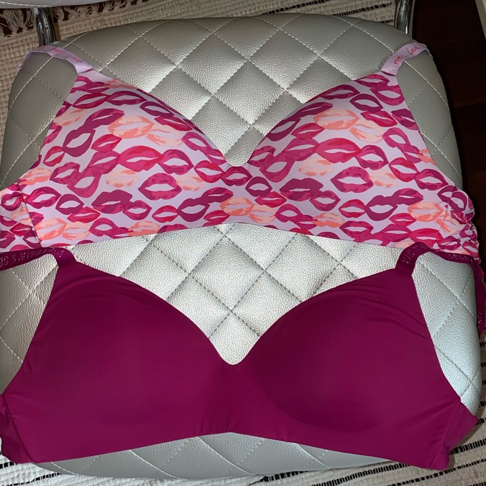 Victoria’s Secret Set wireless bras